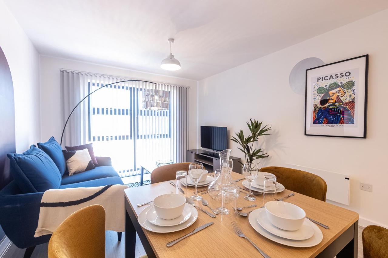 Pristine 1 And 2 Bedroom Near Business District By Belvilla Apartment